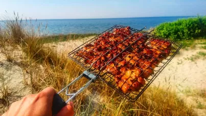 Шашлык на море - готовим сами!