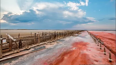 Розовое озеро на Арабатской Стрелке - namori.com.ua