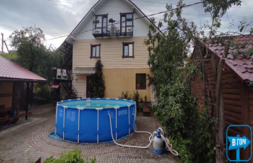 Котедж у Назара