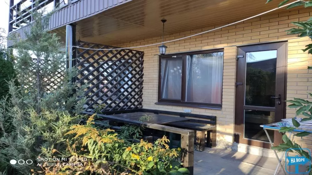 Номер-студио с перегородкой в центральном корпусе. 1 этаж