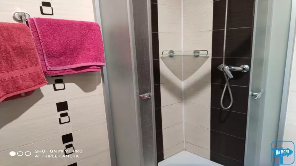 Номер-студио с перегородкой в центральном корпусе. 1 этаж