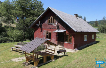 Садиба «БІЛЯ КРІСЕЛКИ»